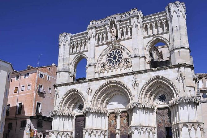 guided-walking-tour-of-cuenca