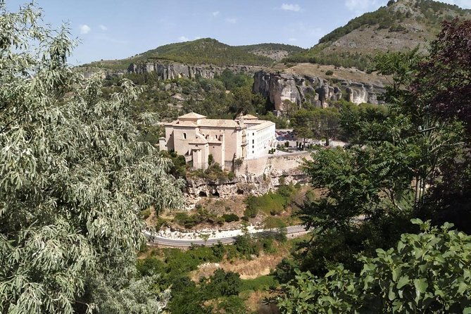 guided-walking-tour-of-cuenca