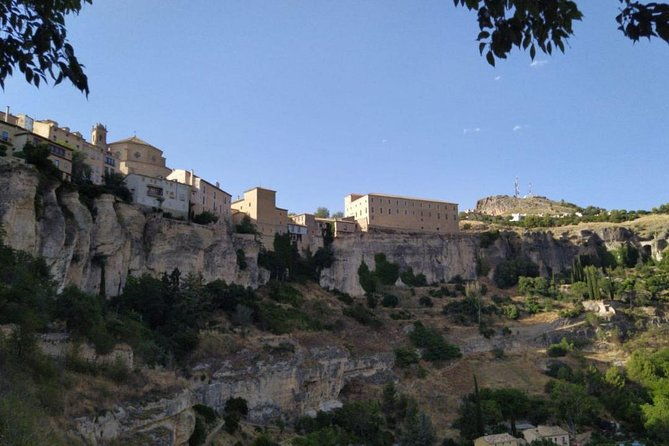 guided-walking-tour-of-cuenca