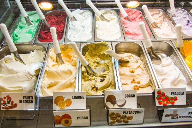 guided-walking-tour-of-romes-wonders-by-evening