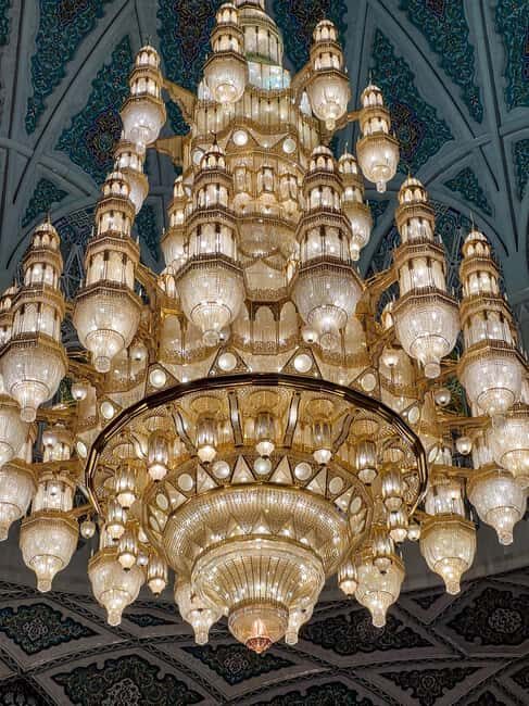 Guided Walking Tour of Sultan Qaboos Grand Mosque in Muscat - Key Points