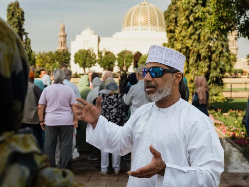 Guided Walking Tour of Sultan Qaboos Grand Mosque in Muscat - A Closer Look at the Sultan Qaboos Grand Mosque Tour