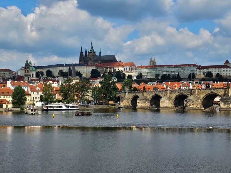 guided-walking-tour-prague-include-prazskiy-castle