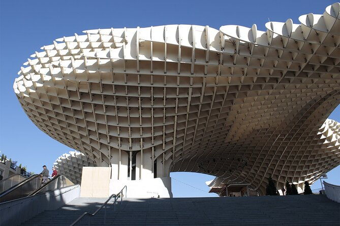 guided-walking-tour-to-setas-la-macarena-and-duenas-palace-in-seville