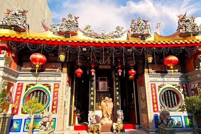 Guided Walking Tour to the Historical Attractions in Farrer Park - Key Points