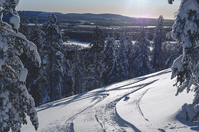 guided-wilderness-skiing-tour-in-pyhatunturi