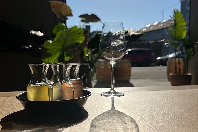 guided-wine-tasting-at-berkeley-wineries-with-local-sommeliere