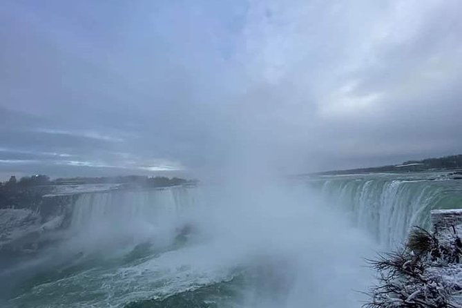 guided-wine-tour-through-the-niagara-wine-trail