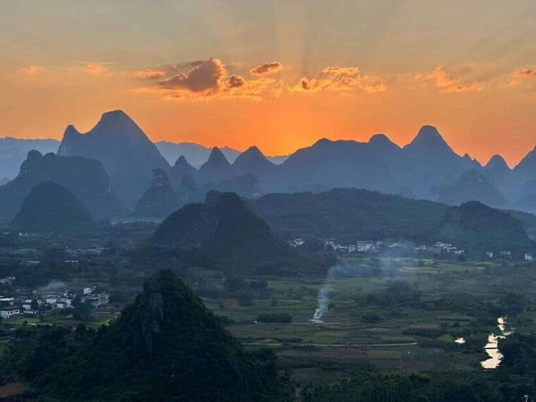 guilin-half-day-yangshuo-cuiping-hill-sunset-private-tour