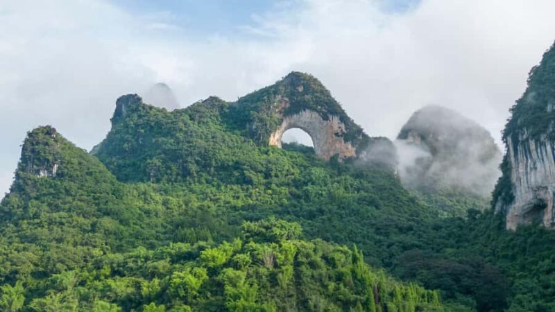 Guilin: Li River Cruise with Lunch and Yangshuo Tour - Yulong River and Moon Hill: Scenic Highlights