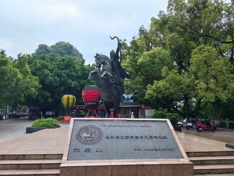 Guilin Local Life & Scenic Wonders: Full-Day in-depth city - Relaxing Break: Banyan Lake and the Historic Hotel