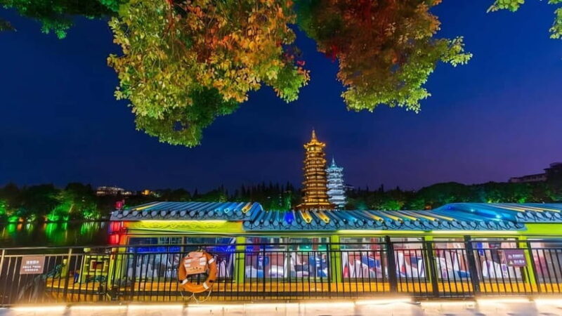 Guilin Night Tour: Four Lakes Cruise on Opera Boat - An In-Depth Look at the Guilin Four Lakes Night Cruise