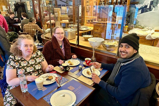 guilty-pleasures-a-budapest-dessert-coffee-house-tour