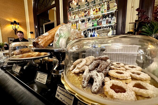 guilty-pleasures-a-budapest-dessert-coffee-house-tour