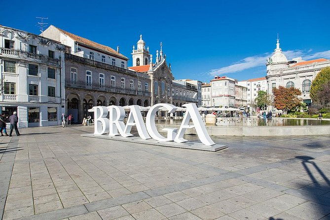guimaraes-braga-port-private-tour-with-lunch-and-green-wine