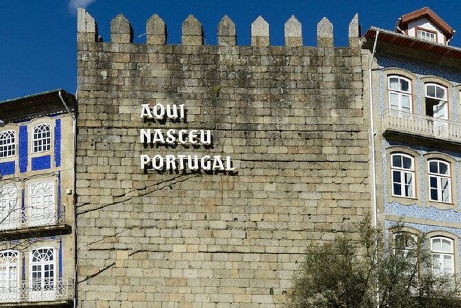 guimaraes-braga-port-private-tour-with-lunch-and-green-wine
