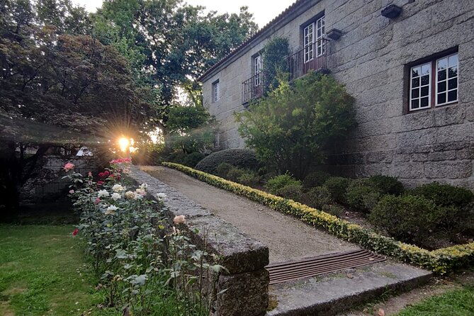 guimaraes-braga-port-private-tour-with-lunch-and-green-wine