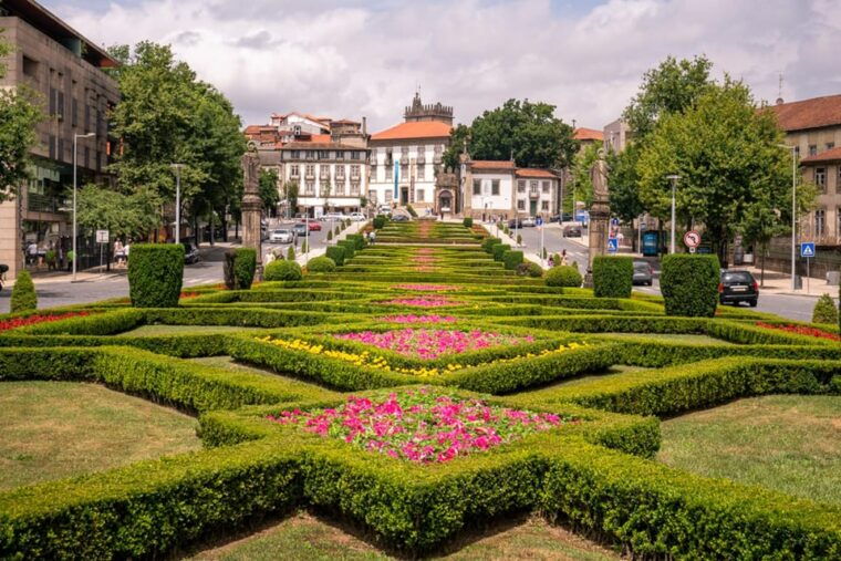 guimaraes-flexible-walking-tour-in-historic-center