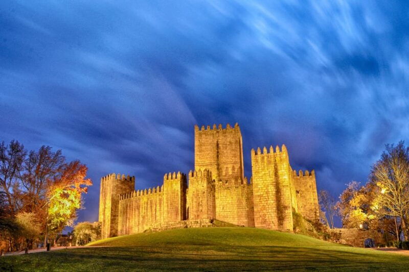 guimaraes-local-tours-visit-the-castle-palace-and-city