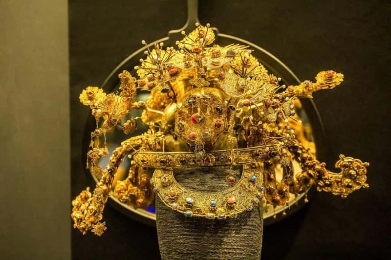 Guiyang: Guizhou Provincial Museum Half Day Guided Tour - Who Might Want More?