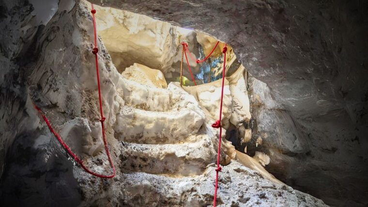 gullfoss-ice-cave-and-glacier-tour-in-glacier-monster-truck