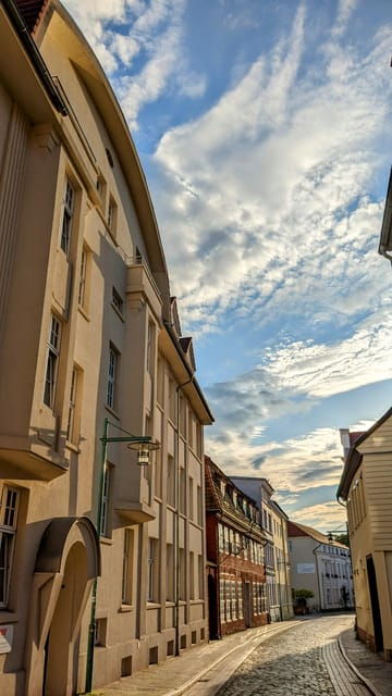 gustrow-night-watchman-tour-by-lantern-light