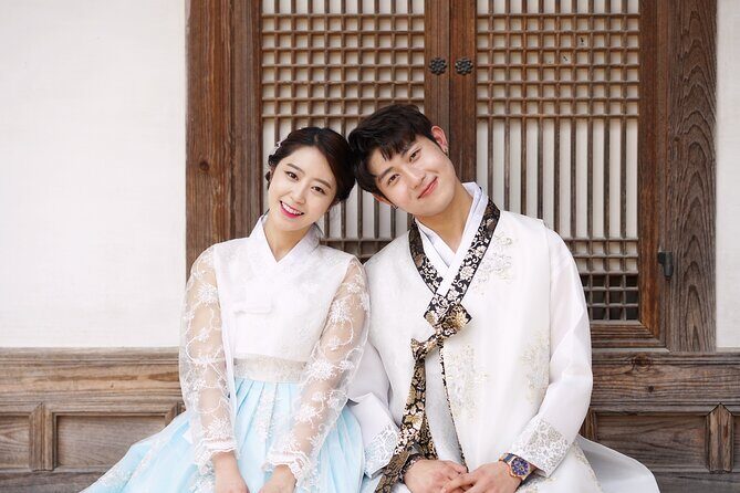 Gyeongbokgung Palace Hanbok Rental Experience Hanboknam () - Key Points