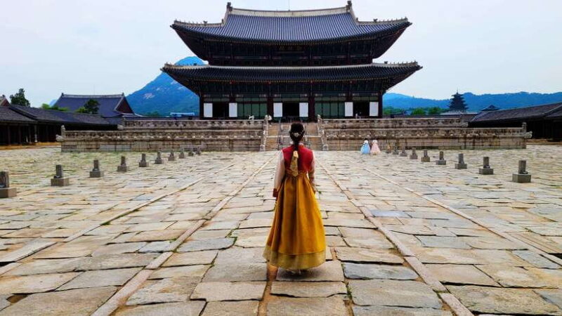 Gyeongbokgung Palace, Jogyesa Temple and Bukchon village - An Authentic Introduction to Seoul’s Heart