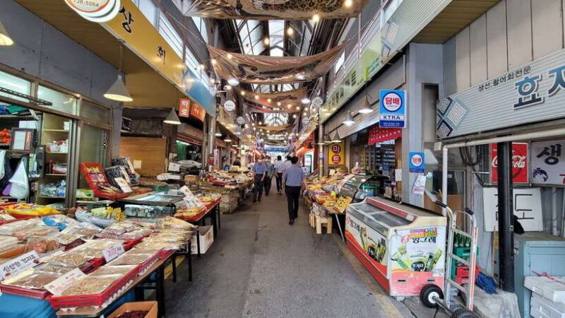 Gyeongbokgung Palace, Jogyesa Temple and Bukchon village - FAQs