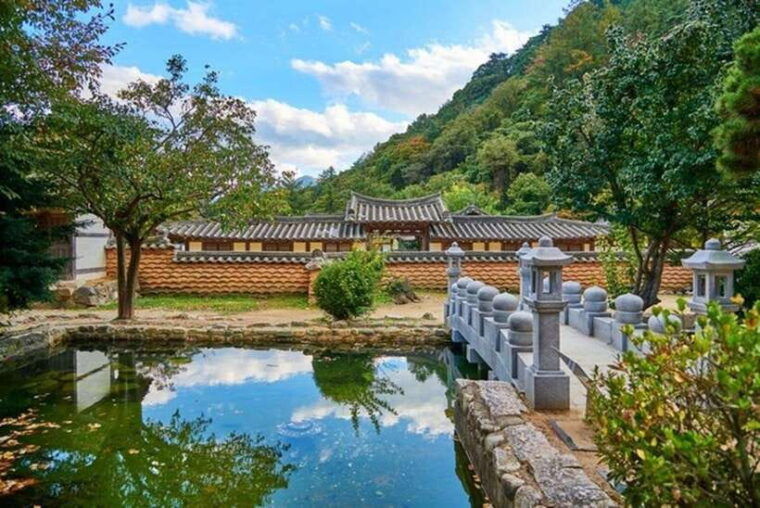 gyeongbuk-day-trip-omija-ssamjang-making-mungyeong-trek