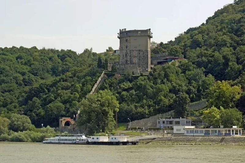 Gyr: Private Boat Tour to Visegrád with Danube Bend Views - Secret Stop & Final Leisure