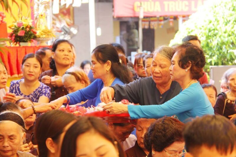 H Long: Inland City Tour - Value and Practicality