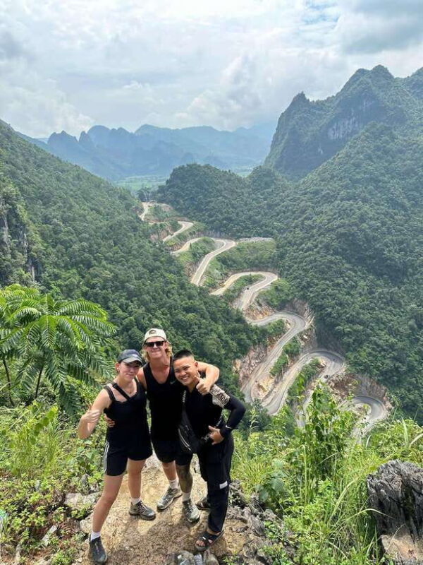ha-giang-cao-bang-6-days-motorbike-tour-with-rider