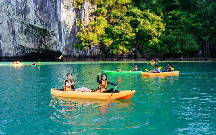 ha-long-bay-1-day-kayak-swim-surprise-cave-titov-island