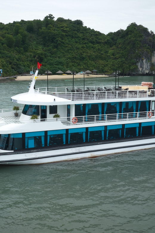 ha-long-bay-4-hours-trip-by-vdream-cruise-in-the-morning