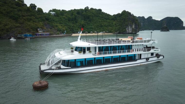 ha-long-bay-4-hours-trip-by-vdream-cruise-in-the-morning