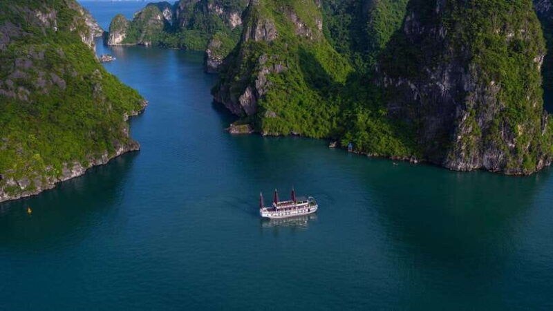 ha-long-bay-bai-tu-long-bay-luxury-boat-tour-transfer