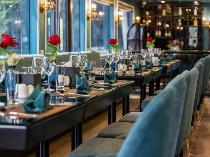 Ha Long Bay Cruise w/ Jacuzzi, Kayak & Limo from Hanoi - What Makes This Tour Stand Out?