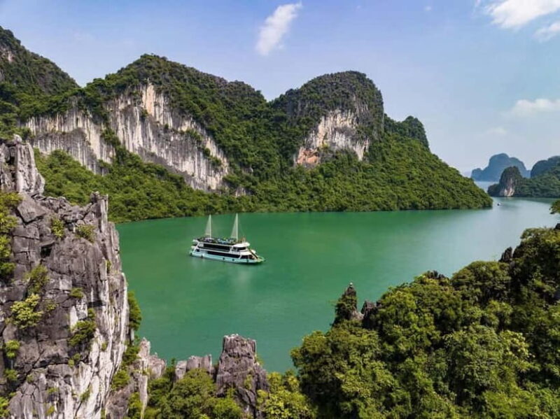 Ha Long Bay Cruise w/ Jacuzzi, Kayak & Limo from Hanoi - FAQ