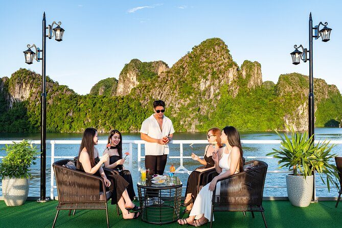 Ha Long Bay Day Tour by 5 Stars Luxury Cruises (07 Hours on Bay) - Detailed Breakdown of the Itinerary