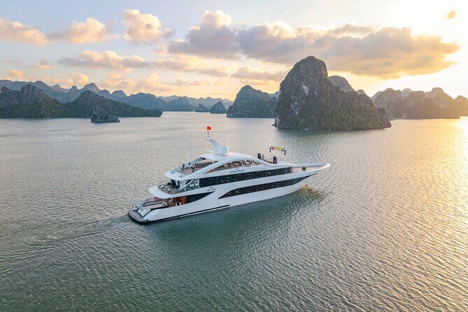 Ha Long Bay Full Day Luxury Cruise on Leona 5 Star with Jacuzzi - Exploring the Ha Long Bay Full Day Luxury Cruise on Leona 5 Star with Jacuzzi