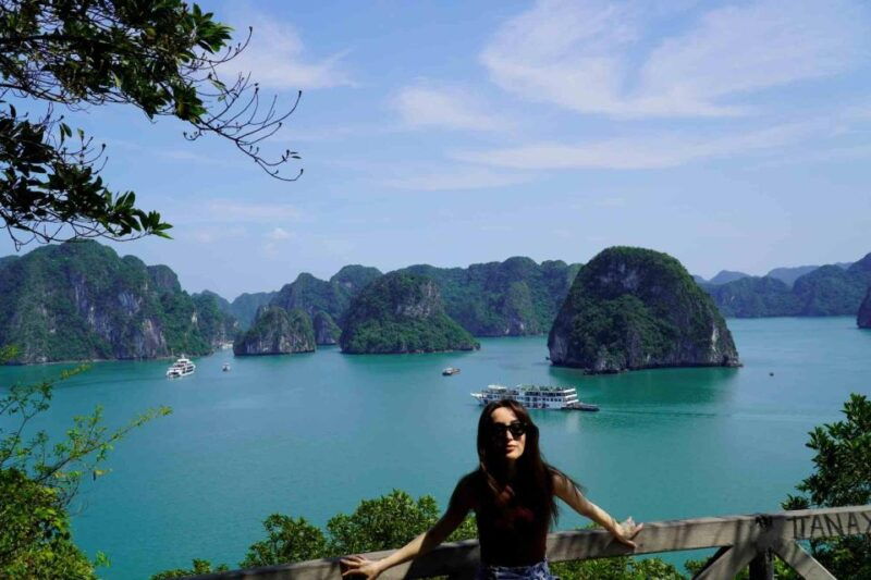 ha-long-bay-luxury-day-cruisebuffet-lunch-titopcavekayak