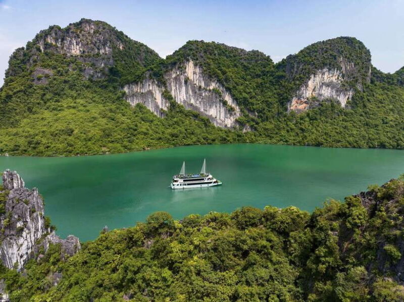 Ha Long Bay Luxury Full Day Cruise| Buffet & All Included - Key Points