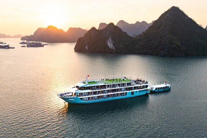 Ha Long  Lan Ha Bay Premium 5-Star Cruise 2D1N From Hanoi - An In-Depth Look at the Ha Long Lan Ha Bay Premium 5-Star Cruise