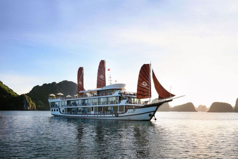ha-long-lan-ha-bays-2-day-cruise-with-meals-kayaking