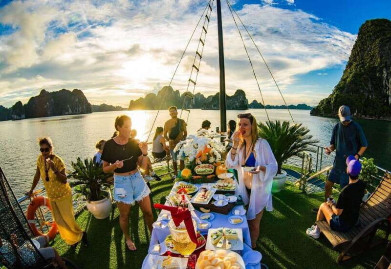 Ha Long Luxury Cruise with Kayaking, Swimming and Lunch - A Closer Look at the Ha Long Bay Luxury Cruise Experience