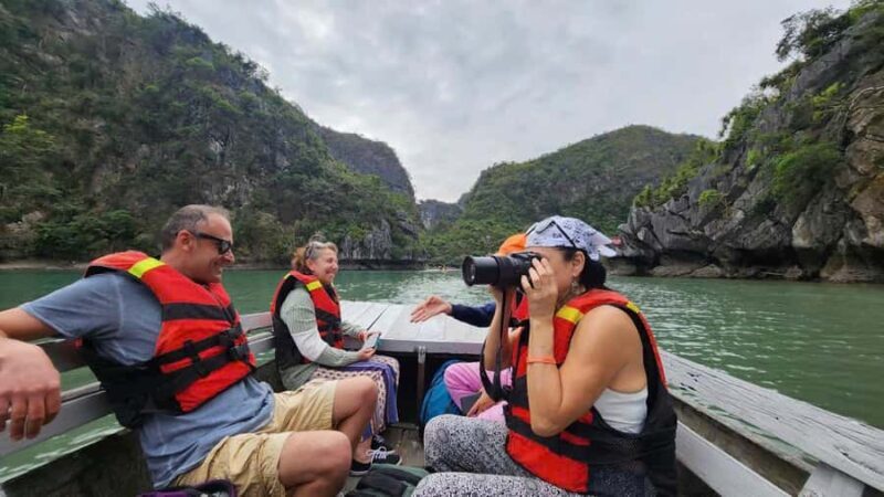 Ha Noi/Cat Ba: Lan Ha bay-Viet Hai village Cycling, Kayaking - Key Points