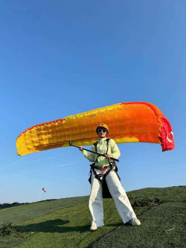 ha-noi-doi-bu-paragliding-experience
