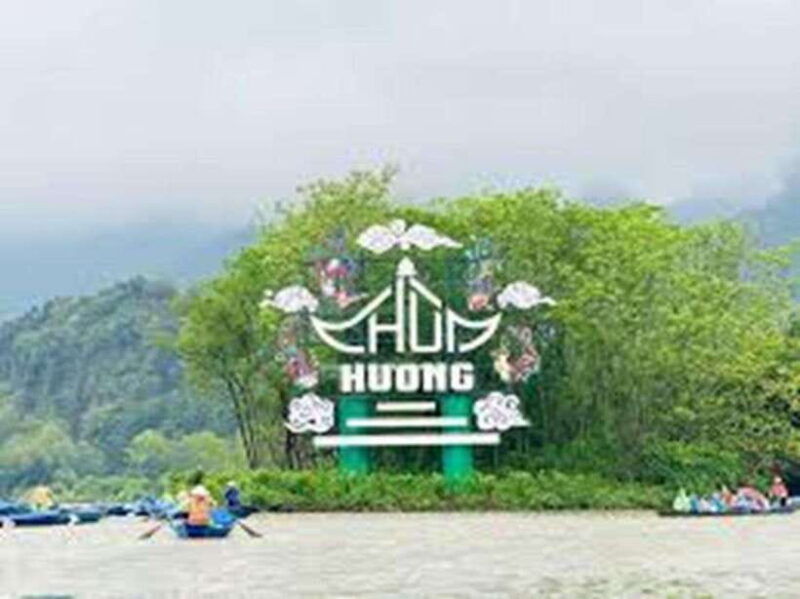 ha-noi-explore-quang-phu-cau-and-perfume-pagoda