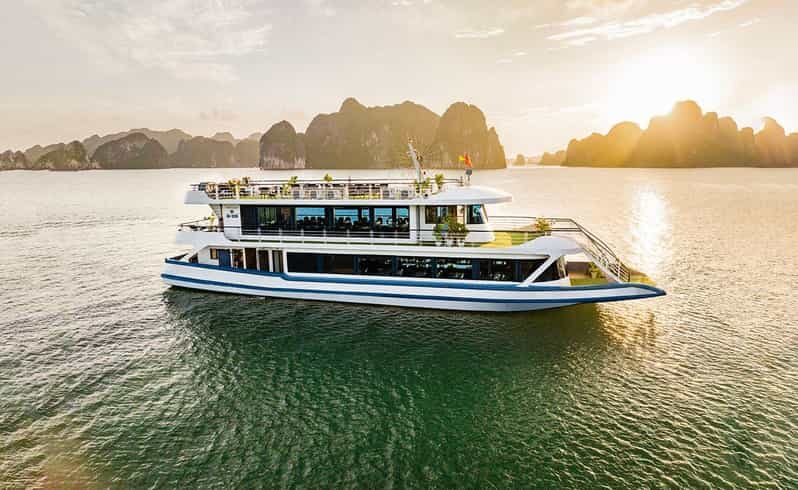 Ha Noi : Ha Long Bay 5-Star Cruise with Kayak & Buffet Lunch - Key Points